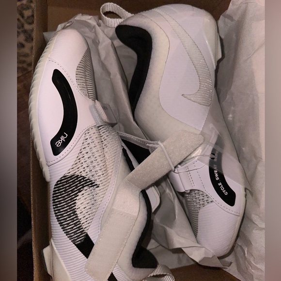 Nike Woman’s Cycling Shoes - Picture 1 of 4